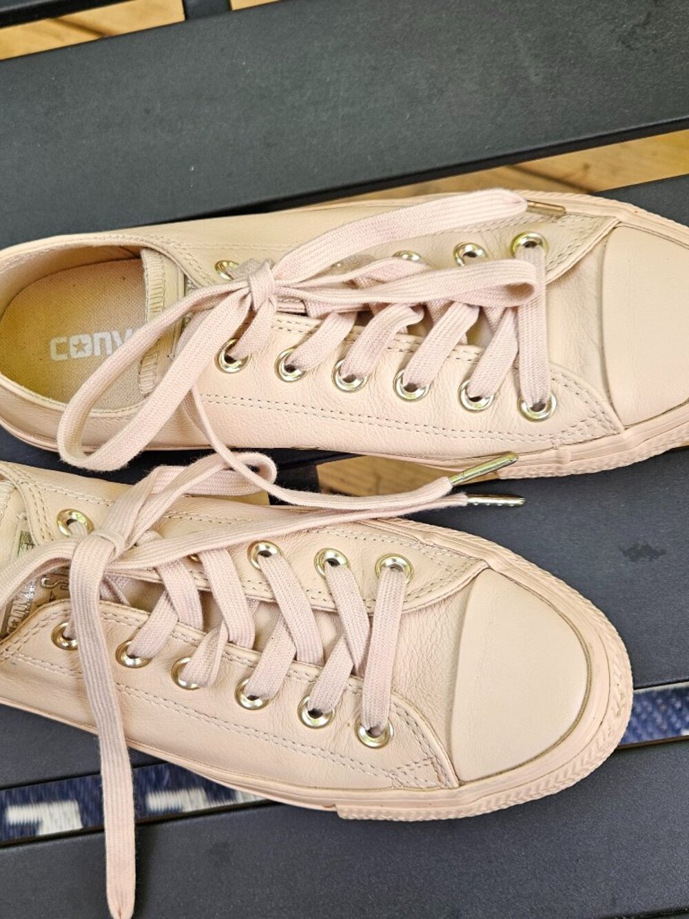 Converse Chuck Taylor All Star Leather Blush Lo Top Sneakers Womens Sz 7